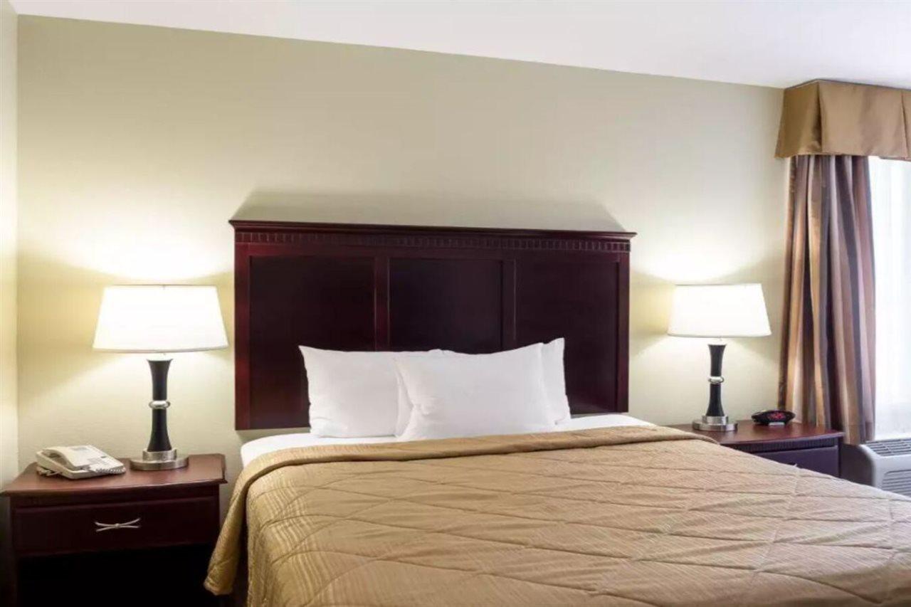 Mainstay Suites Гоума Екстер'єр фото