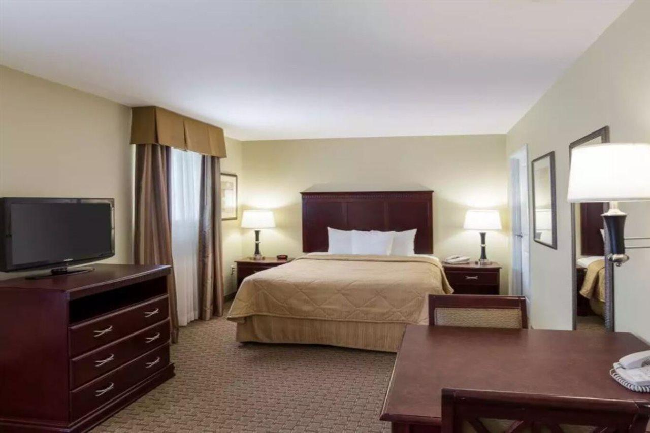 Mainstay Suites Гоума Екстер'єр фото