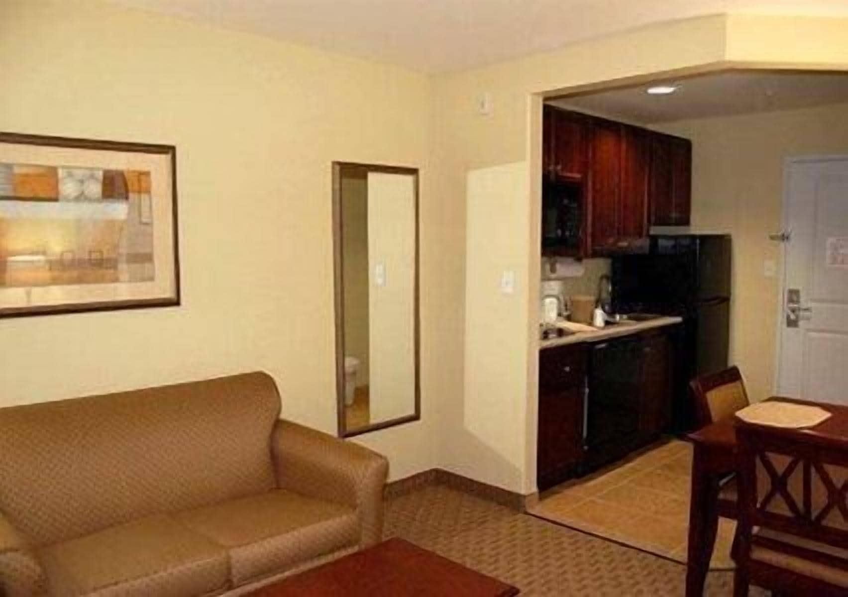 Mainstay Suites Гоума Екстер'єр фото