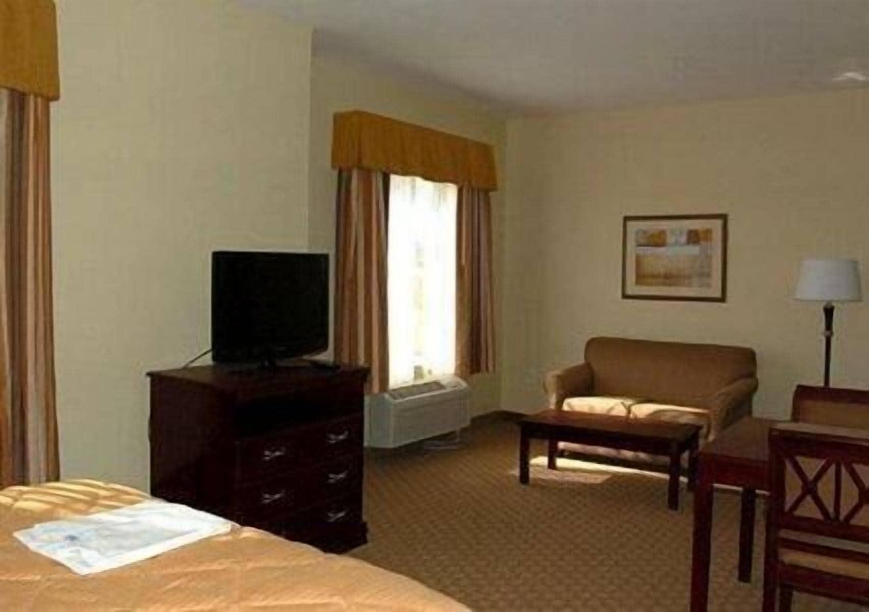 Mainstay Suites Гоума Екстер'єр фото
