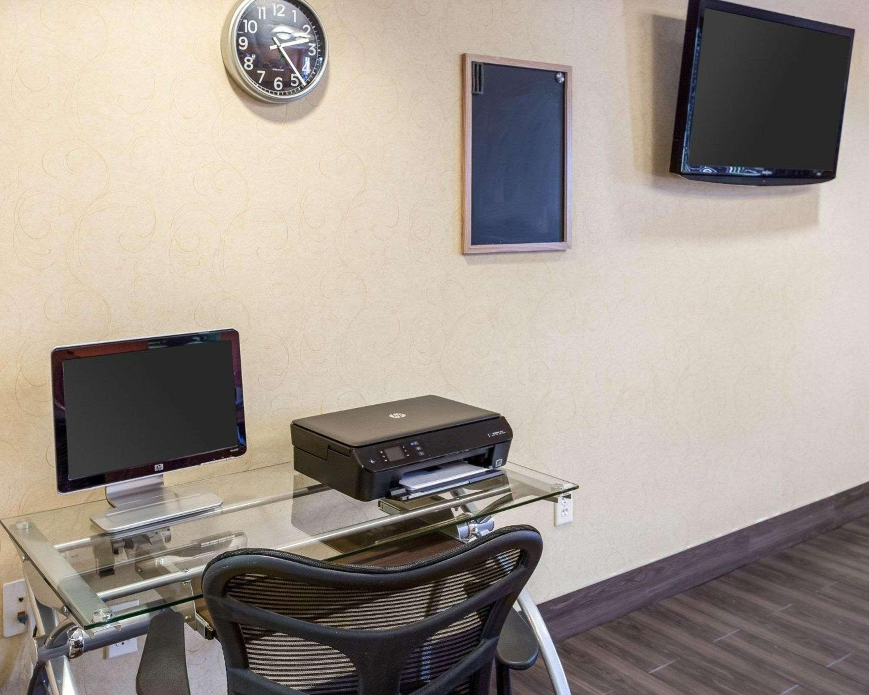 Mainstay Suites Гоума Екстер'єр фото