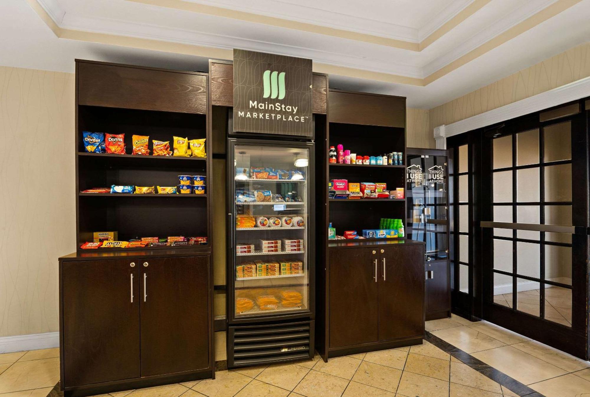 Mainstay Suites Гоума Екстер'єр фото