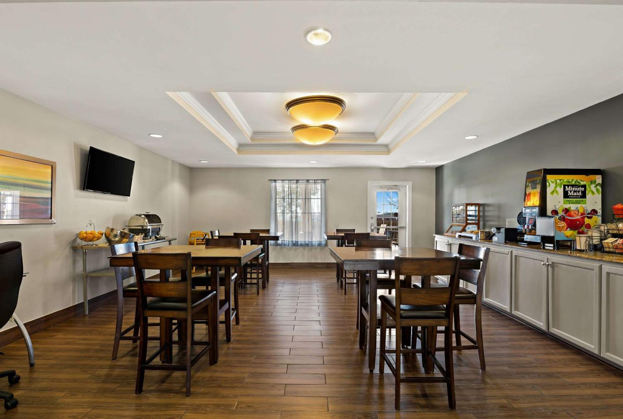 Mainstay Suites Гоума Екстер'єр фото