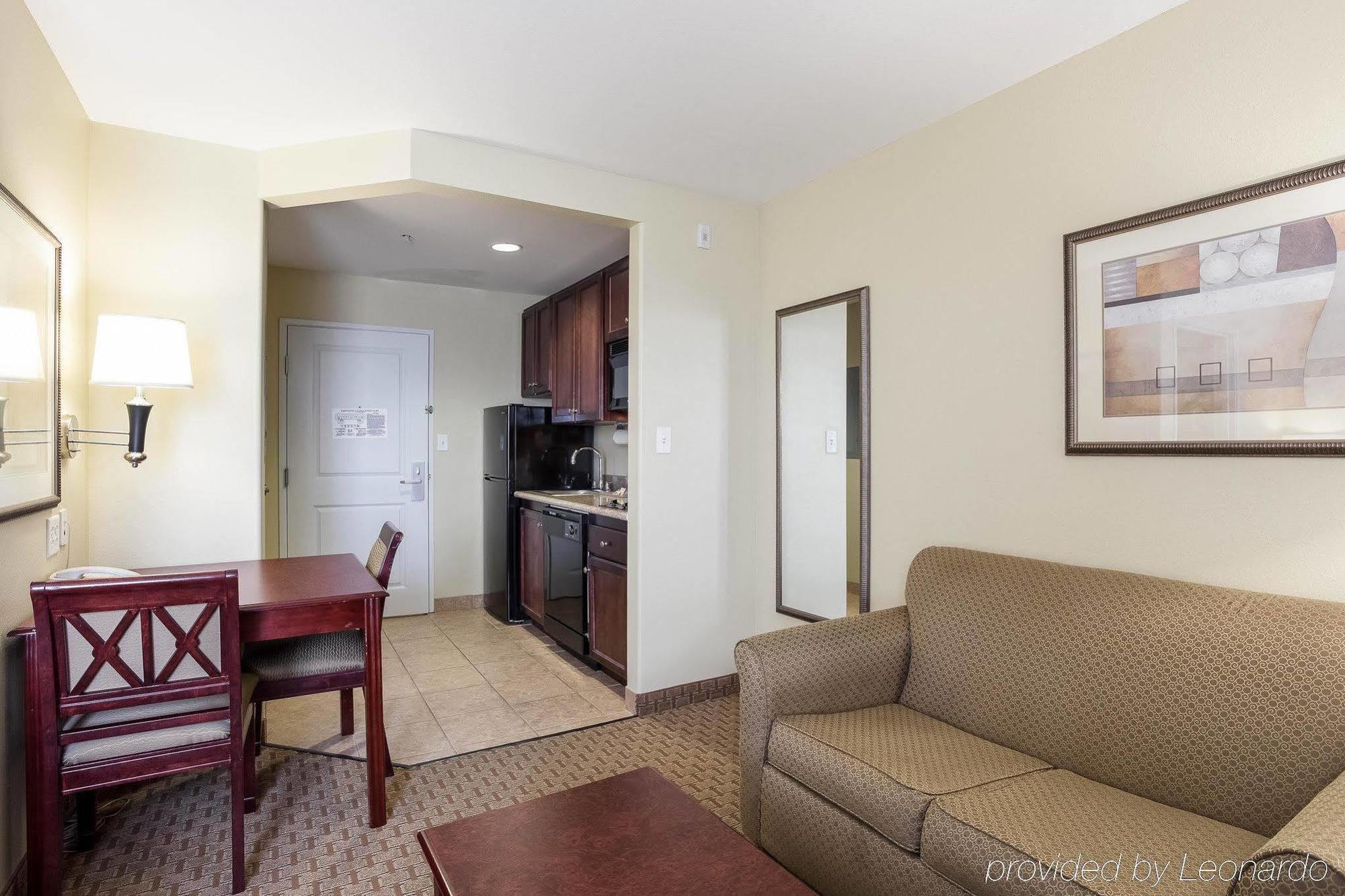 Mainstay Suites Гоума Екстер'єр фото