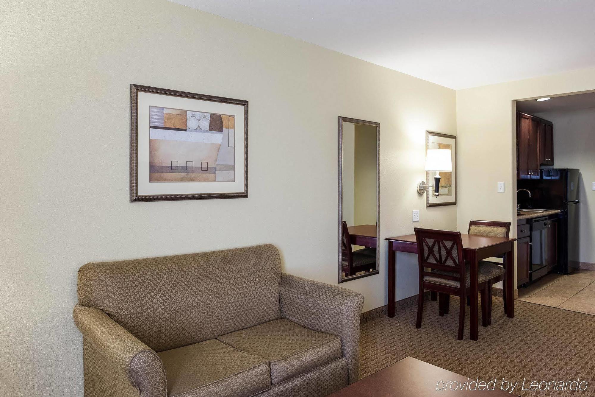Mainstay Suites Гоума Екстер'єр фото
